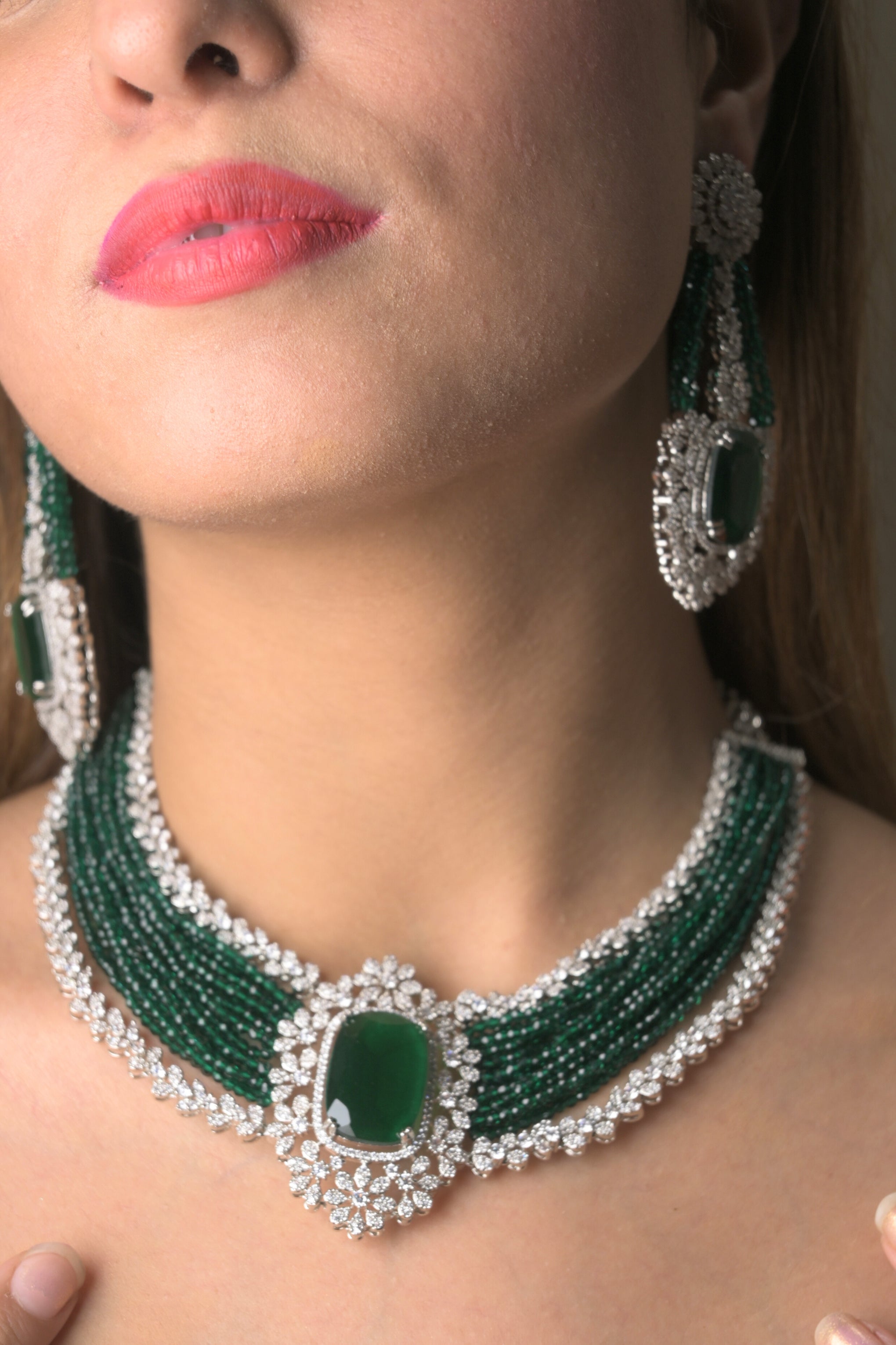 Emerald chocker