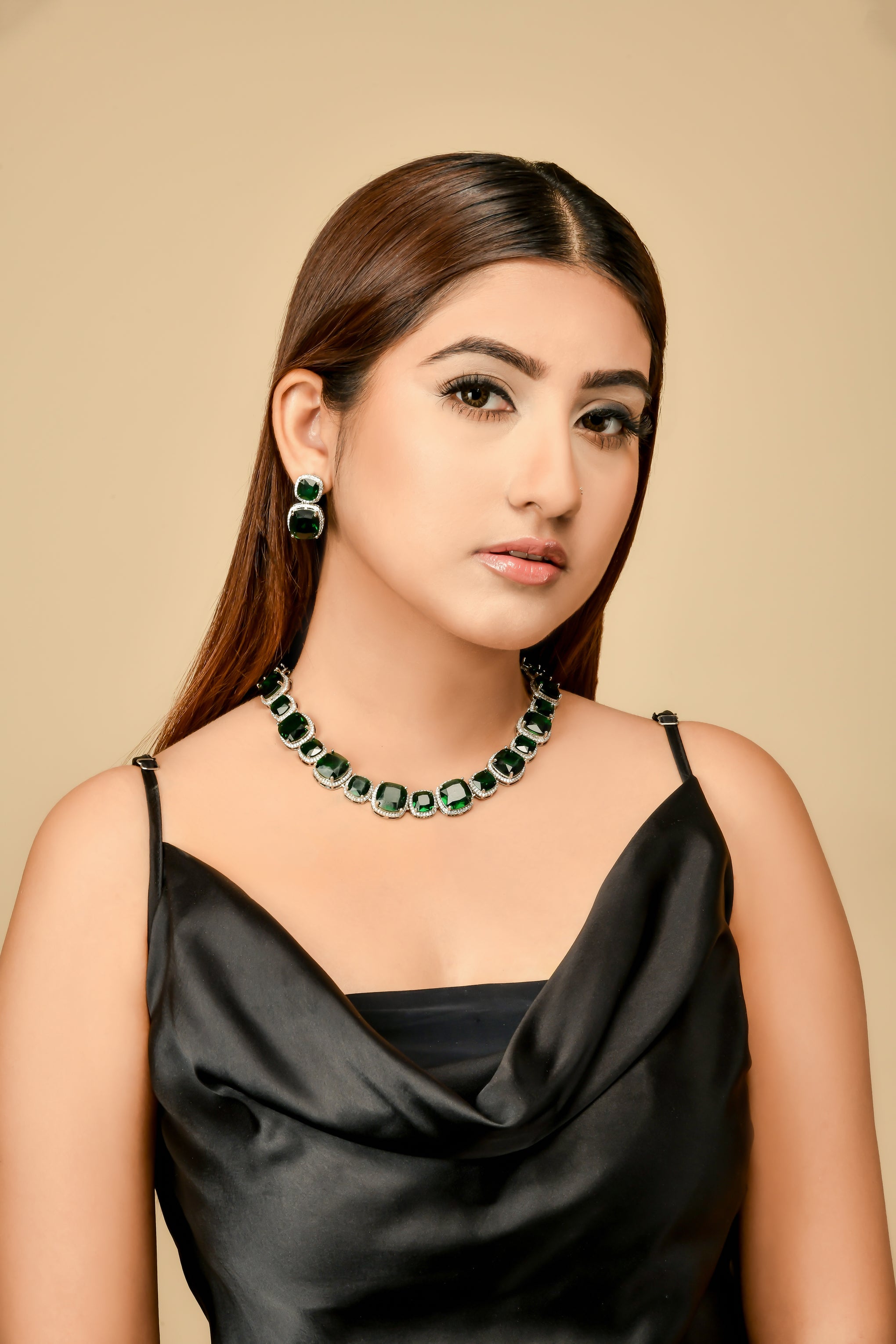 kylie jenner emerald green dress Off The Shoulder Dress Kendall Jenner Green Celebrity Prom Dress Met Sherri Hill gowns highlight the seasons hottest styles Tina Holly Couture TE001 Emerald
