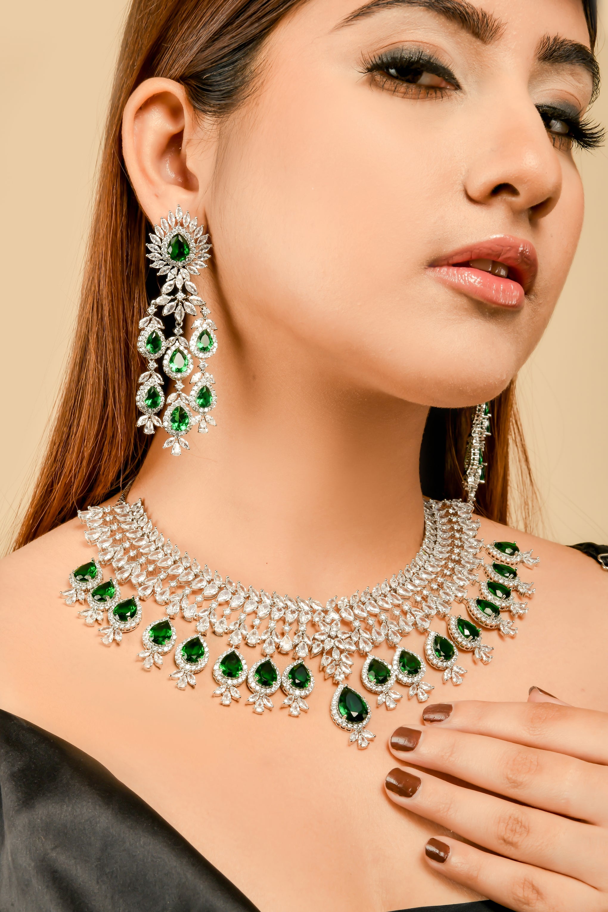 Inēs Emerald Necklace Set