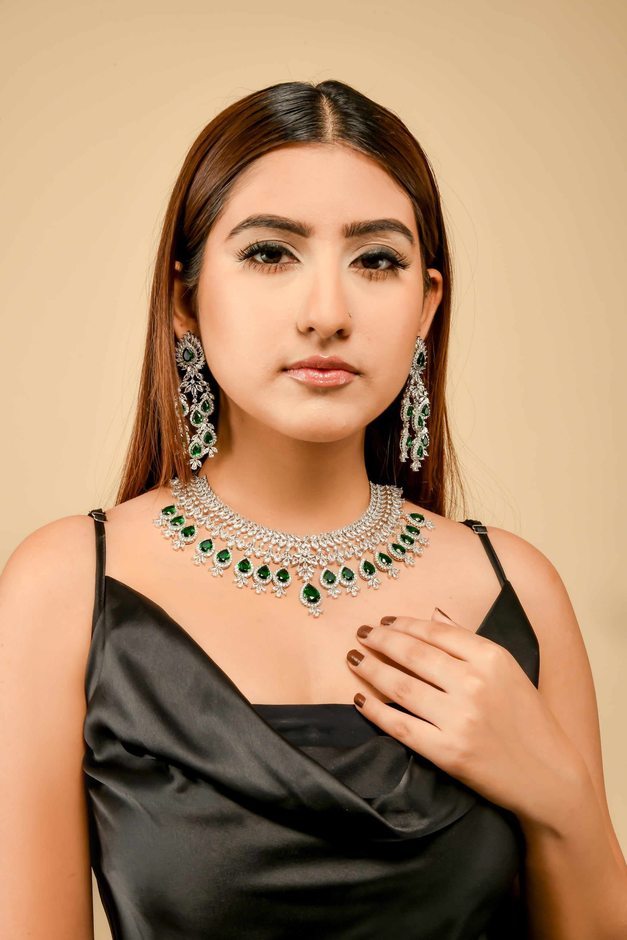 Inēs Emerald Necklace Set