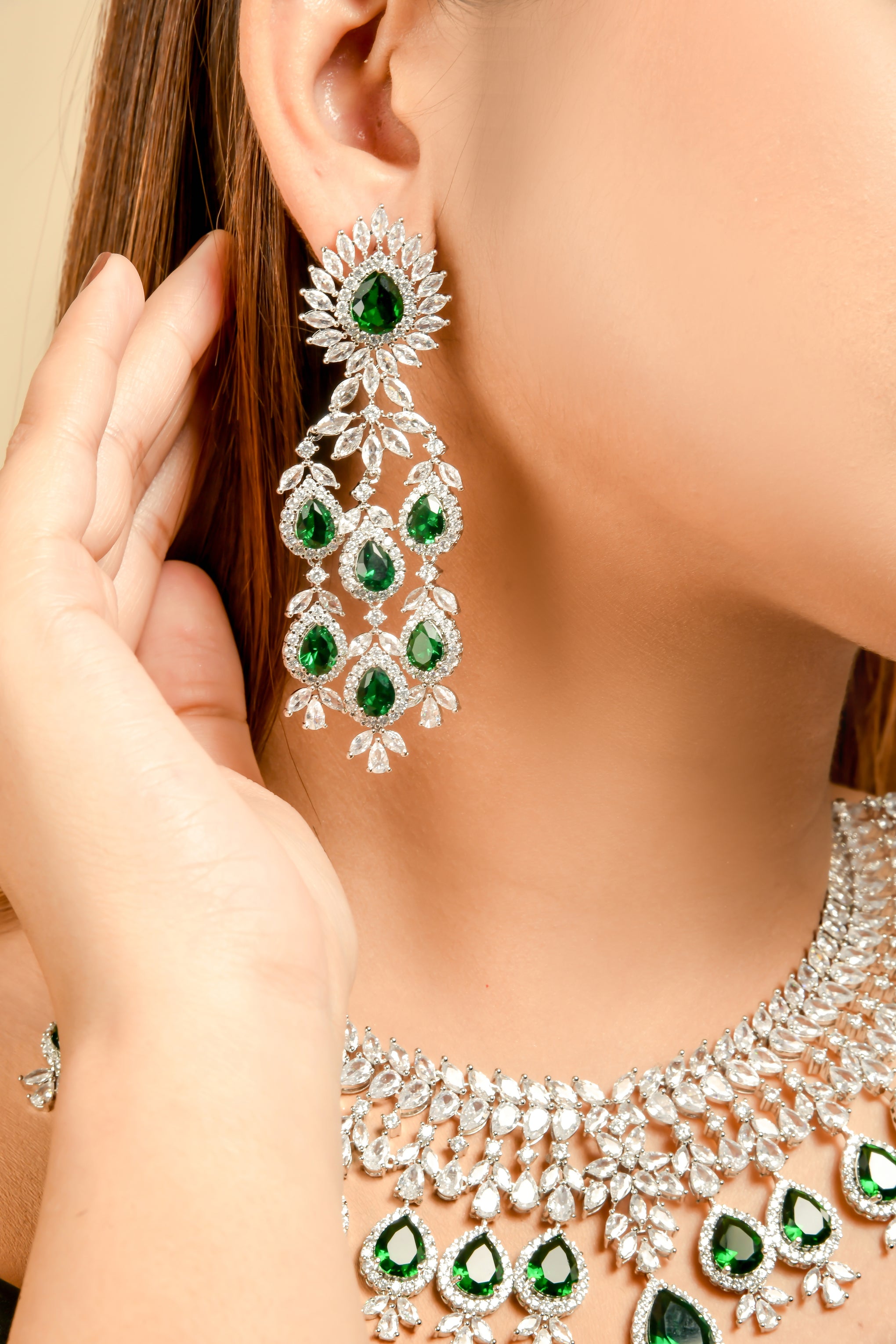 Inēs Emerald Necklace Set