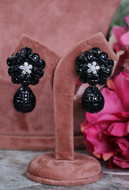 Tove Black Earrings