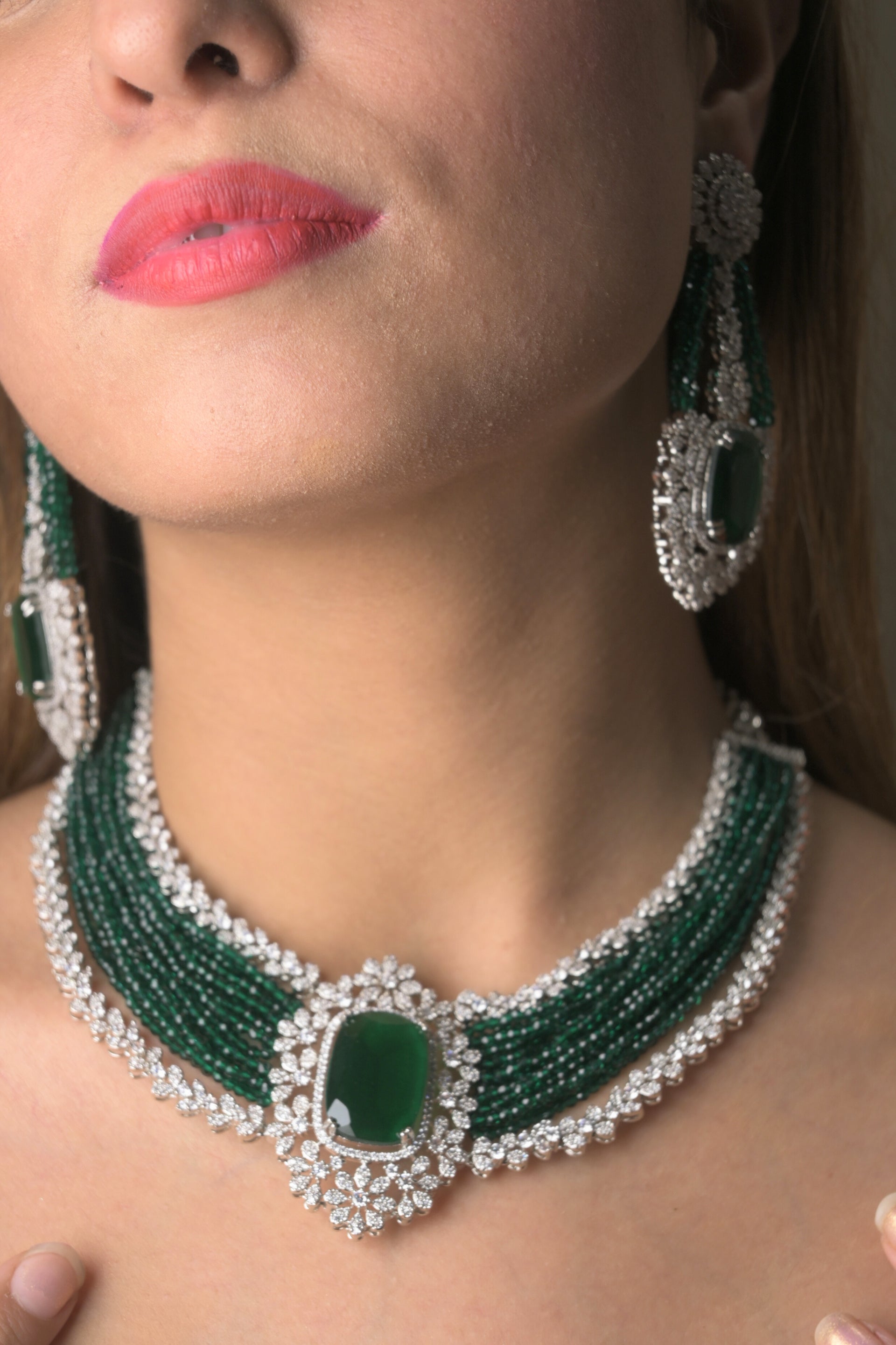 Emerald chocker