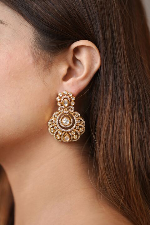 Roohi Kundan Chandbalis